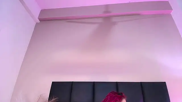 Snapshot of JupiteFox chatting on 23, 4, 2026 JupiteFox online show from 23, 4, 2026