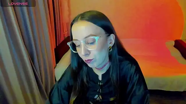 CurlySteph online show from 4, 4, 2026