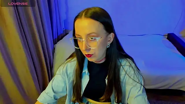 CurlySteph online show from 16, 4, 2026