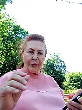 Snapshot of Hottie-Mom chatting on 18, 6, 2026 Hottie-Mom online show from 18, 6, 2026