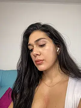 LaanaCooper online show from 4, 3, 2025