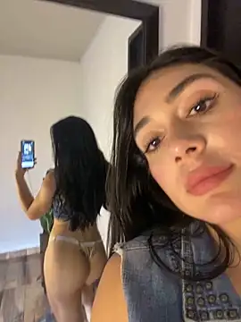 LaanaCooper online show from 7, 3, 2025
