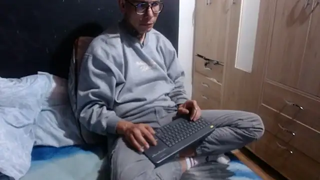 Snapshot of dannnyhot24 chatting on 11, 1, 2025 dannnyhot24 online show from 11, 1, 2025