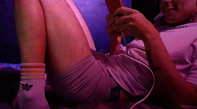 Snapshot of dannnyhot24 chatting on 26, 2, 2025 dannnyhot24 online show from 26, 2, 2025