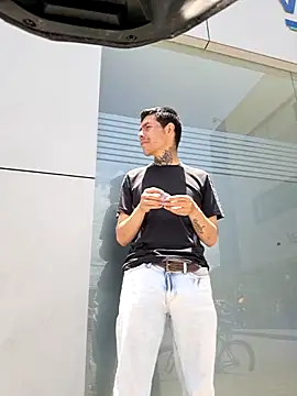 Snapshot of dannnyhot24 chatting on 13, 9, 2025 dannnyhot24 online show from 13, 9, 2025