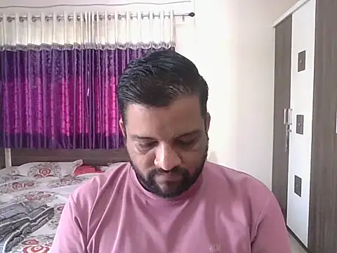 Snapshot of dhruv_love chatting on 18, 11, 2025 dhruv love online show from 18, 11, 2025