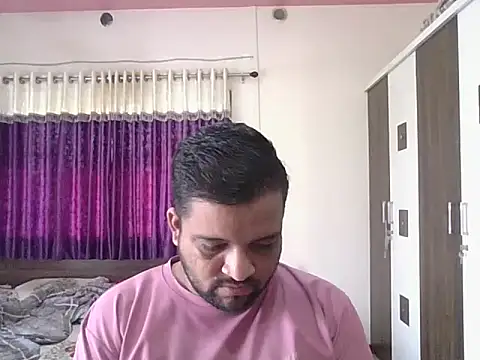 Snapshot of dhruv_love chatting on 2, 12, 2025 dhruv love online show from 2, 12, 2025