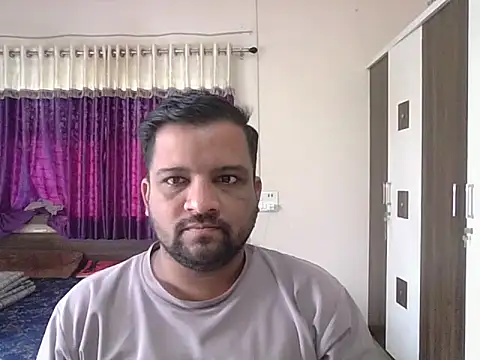 Snapshot of dhruv_love chatting on 4, 12, 2025 dhruv love online show from 4, 12, 2025