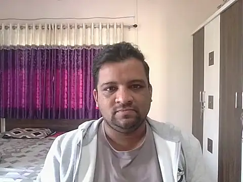 Snapshot of dhruv_love chatting on 18, 12, 2025 dhruv love online show from 18, 12, 2025