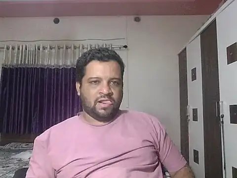 Snapshot of dhruv_love chatting on 6, 4, 2026 dhruv love online show from 6, 4, 2026