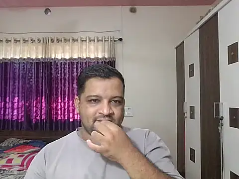 Snapshot of dhruv_love chatting on 13, 4, 2026 dhruv love online show from 13, 4, 2026