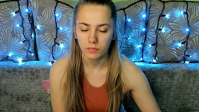 MaggieCake online show from 7, 12, 2024