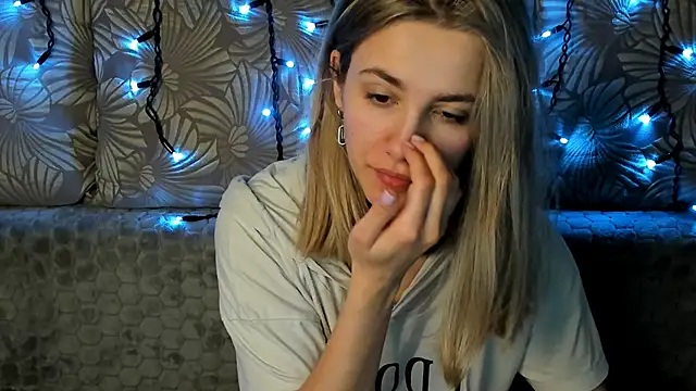 MaggieCake online show from 9, 3, 2025