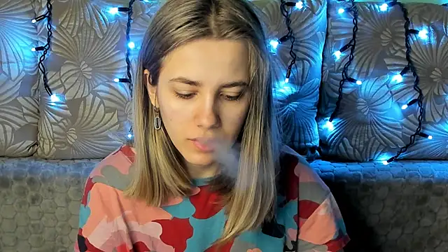 MaggieCake online show from 11, 3, 2025