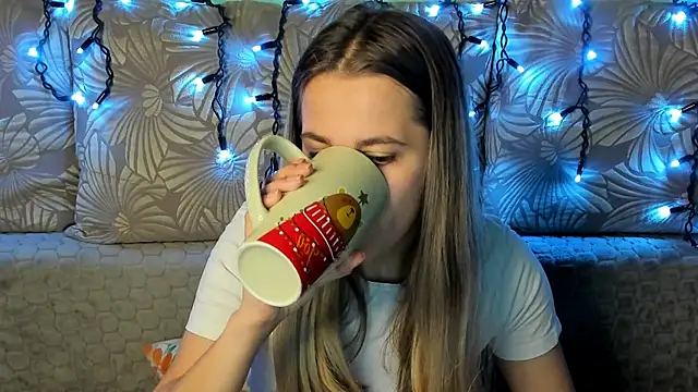 MaggieCake online show from 2, 12, 2025