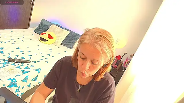 Naty Stone online show from 8, 9, 2025