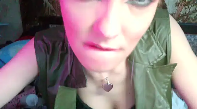 WildMissNiks online show from 18, 2, 2025