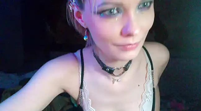 WildMissNiks online show from 28, 2, 2025