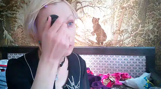 WildMissNiks online show from 17, 3, 2025