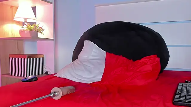 alicialittle online show from 28, 12, 2024