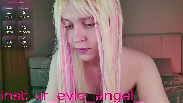 Evelyn rabbit online show from 19, 3, 2026