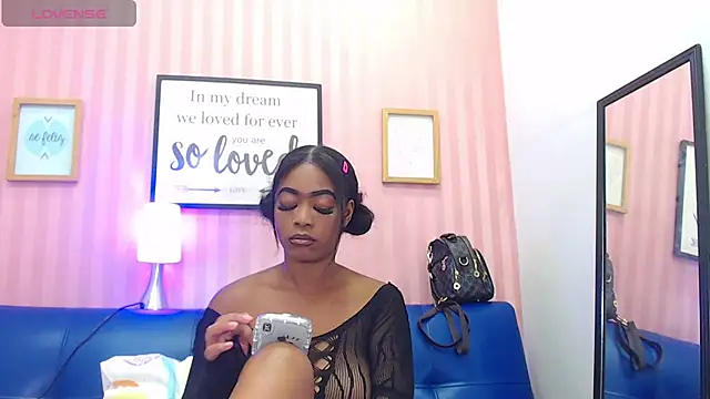 Snapshot of EvelynHeather chatting on 8, 3, 2025 EvelynHeather online show from 8, 3, 2025