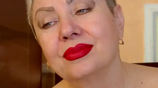 Snapshot of LadyPosh chatting on 23, 10, 2025 LadyPosh online show from 23, 10, 2025