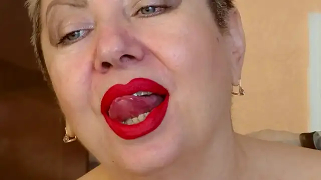 Snapshot of LadyPosh chatting on 7, 11, 2025 LadyPosh online show from 7, 11, 2025