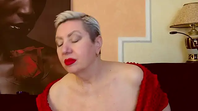 Snapshot of LadyPosh chatting on 11, 11, 2025 LadyPosh online show from 11, 11, 2025