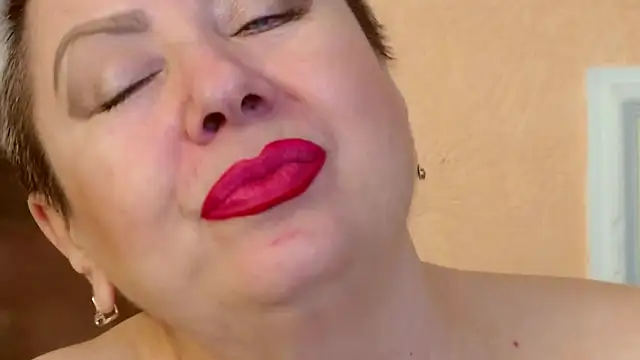 Snapshot of LadyPosh chatting on 19, 11, 2025 LadyPosh online show from 19, 11, 2025