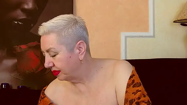 Snapshot of LadyPosh chatting on 5, 12, 2025 LadyPosh online show from 5, 12, 2025