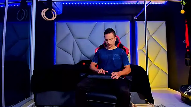 Aydenmiller96 online show from 8, 2, 2026