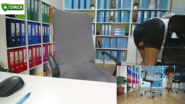 Snapshot of secret-office chatting on 2, 12, 2025 secret-office online show from 2, 12, 2025