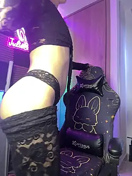 Snapshot of Littlebunny21 chatting on 23, 6, 2026 Littlebunny21 online show from 23, 6, 2026