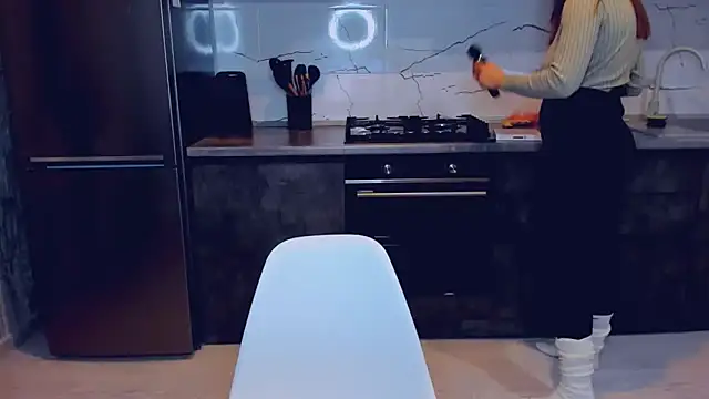 Snapshot of AlexiaDarren chatting on 10, 2, 2025 AlexiaDarren online show from 10, 2, 2025