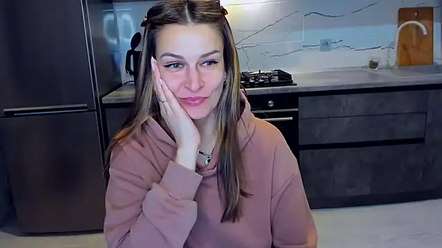 Snapshot of AlexiaDarren chatting on 24, 2, 2025 AlexiaDarren online show from 24, 2, 2025