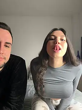 couplepenetration online show from 31, 1, 2025