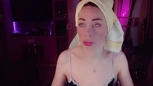 Snapshot of AnnieGOld_ chatting on 9, 5, 2026 AnnieGOld online show from 9, 5, 2026