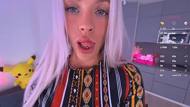 mikkixmeow online show from 17, 3, 2025