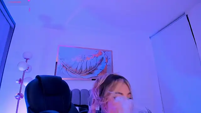 ZoePresleyX online show from 27, 7, 2026