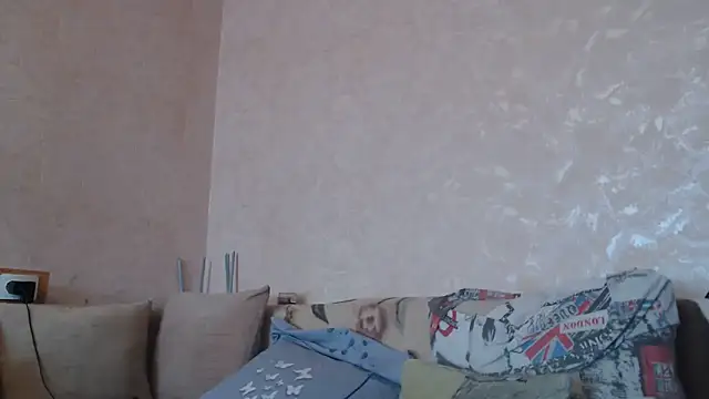 Amy August online show from 19, 2, 2025