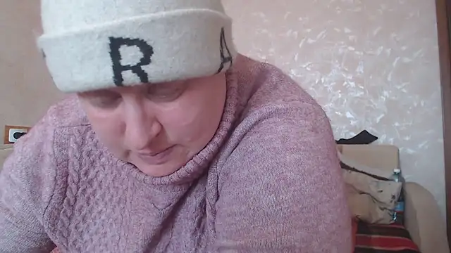 Amy August online show from 19, 2, 2025