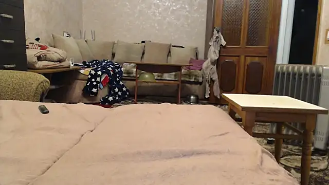 Amy August online show from 5, 2, 2026