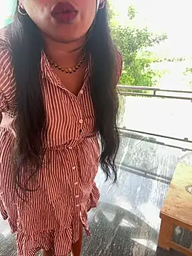 Dhiyapink online show from 23, 3, 2025