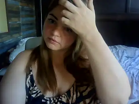 Snapshot of cute__cherry chatting on 4, 7, 2026 cute cherry online show from 4, 7, 2026