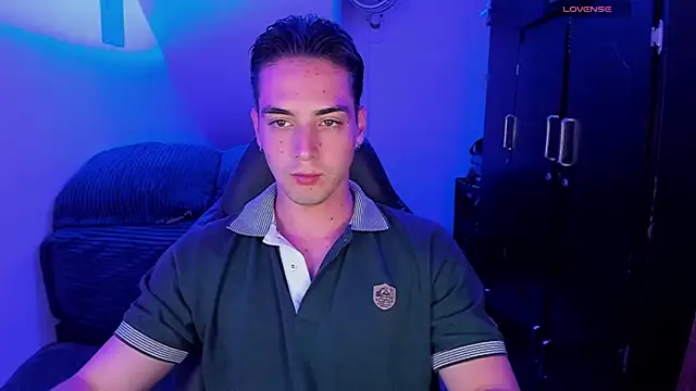 Snapshot of Alex_smith00 chatting on 22, 12, 2024 Alex smith00 online show from 22, 12, 2024