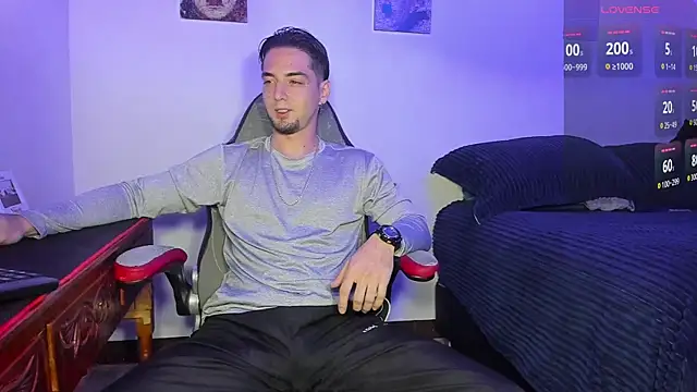 Snapshot of Alex_smith00 chatting on 12, 10, 2025 Alex smith00 online show from 12, 10, 2025