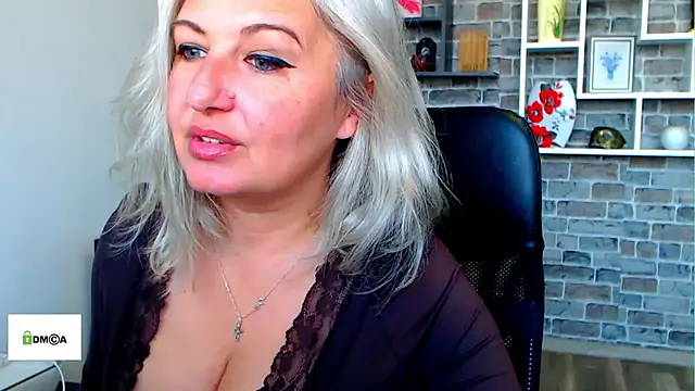 Snapshot of angel_devil_milf chatting on 17, 1, 2026 angel devil milf online show from 17, 1, 2026