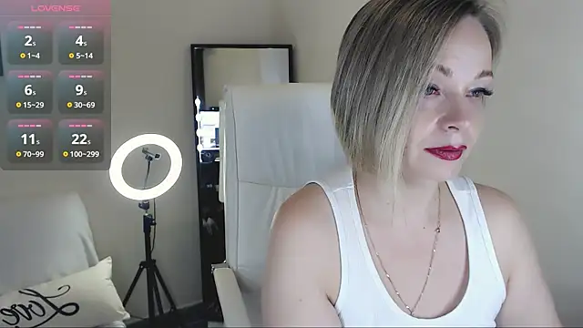 Tilly Eliot online show from 18, 2, 2025