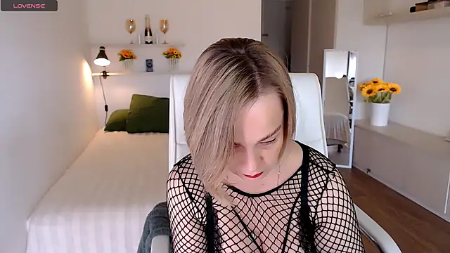 Tilly Eliot online show from 16, 9, 2025